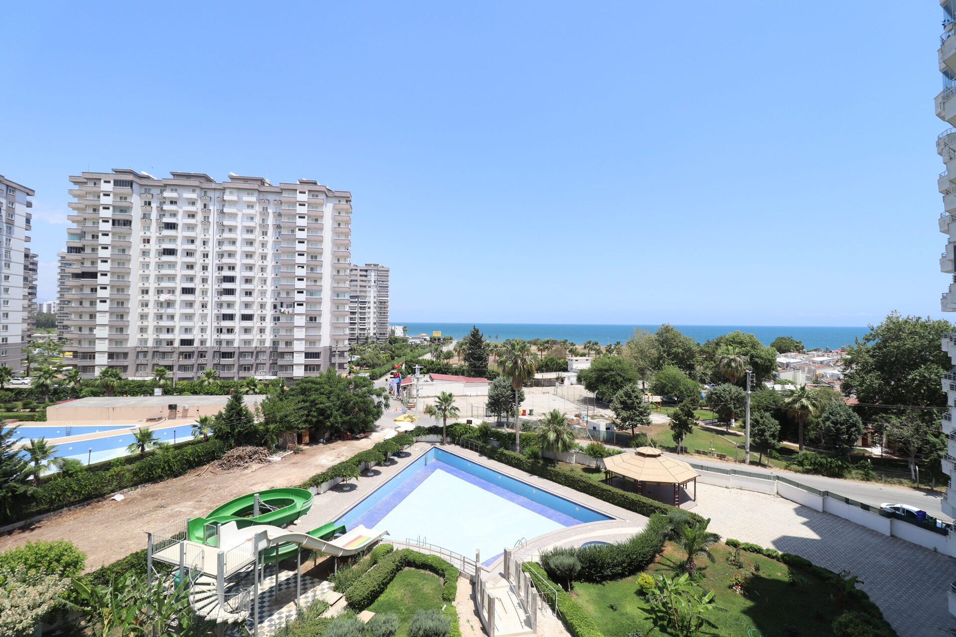 Mersin Çeşmeli Nira Holiday 2+1 Eşyalı Kiralık Yazlık Daire Vip Emlak